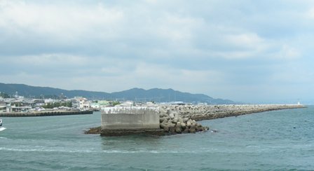 仮屋漁港04.JPG